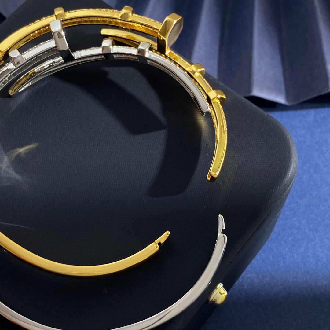 Avelora PAVÉ SCREW-ACCENT NAIL BANGLE detail view 1