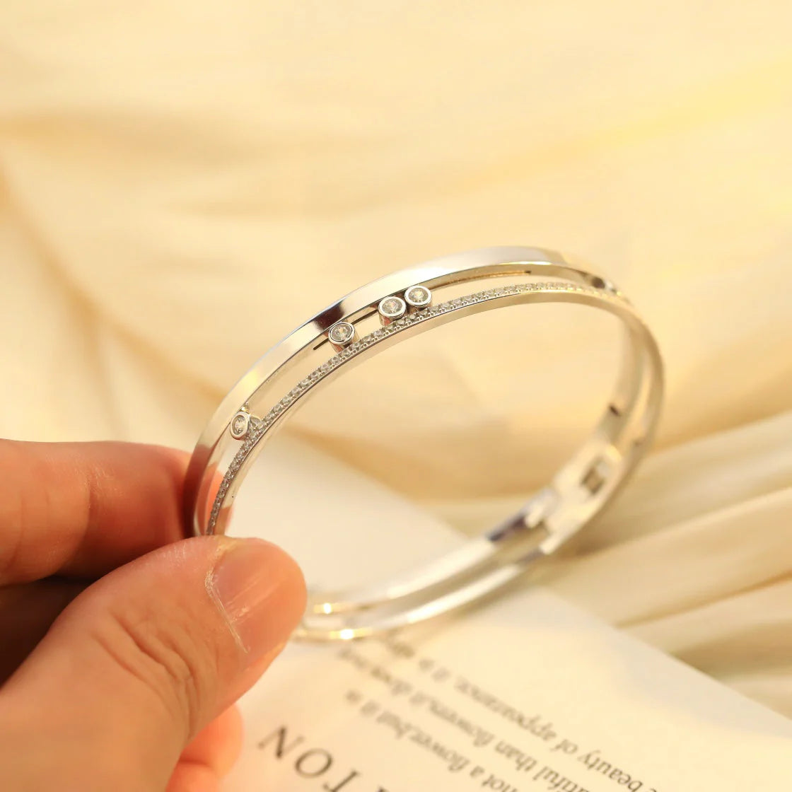 [Avelora Jewelry]Move Romane Diamond Bangle Bracelet