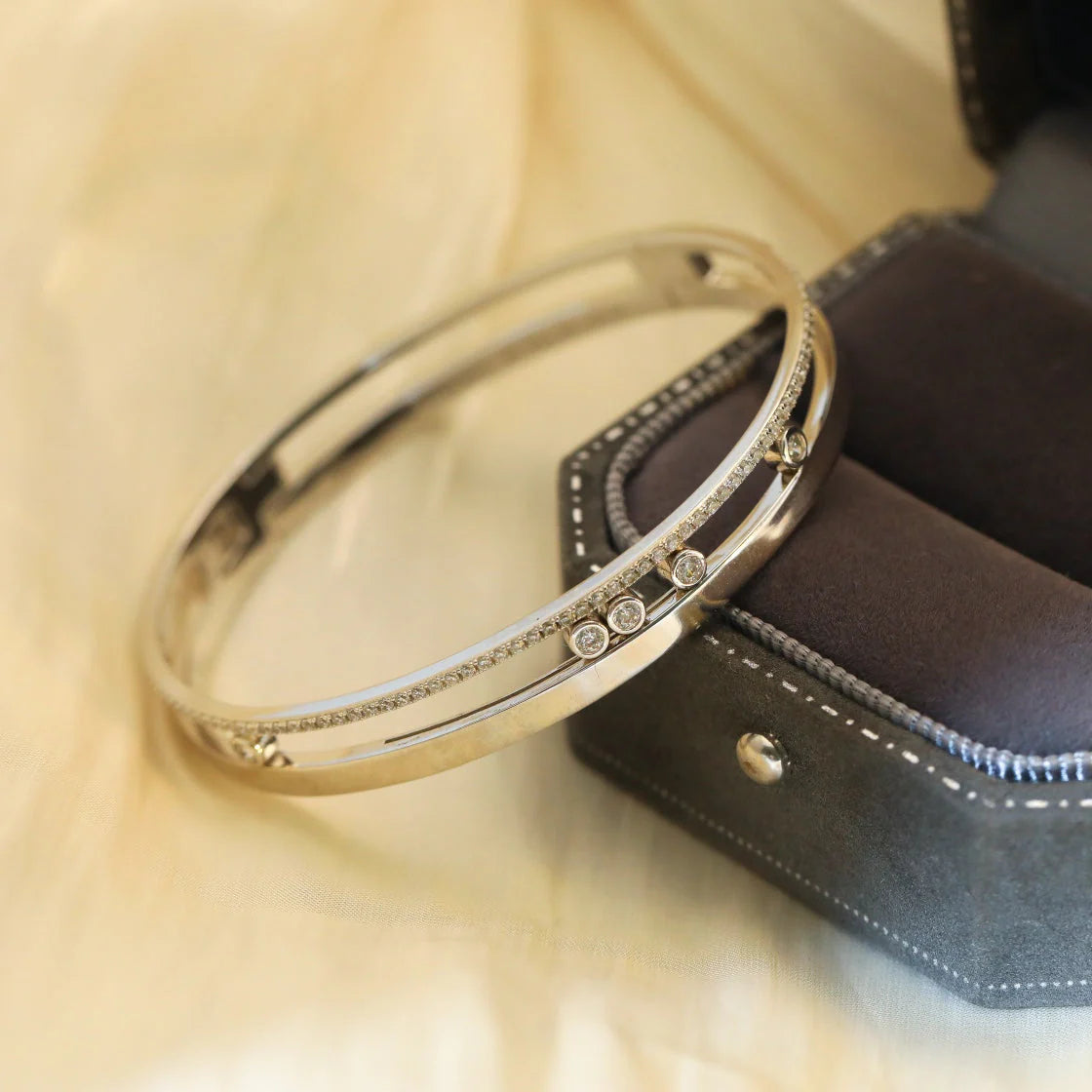 [Avelora Jewelry]Move Romane Diamond Bangle Bracelet