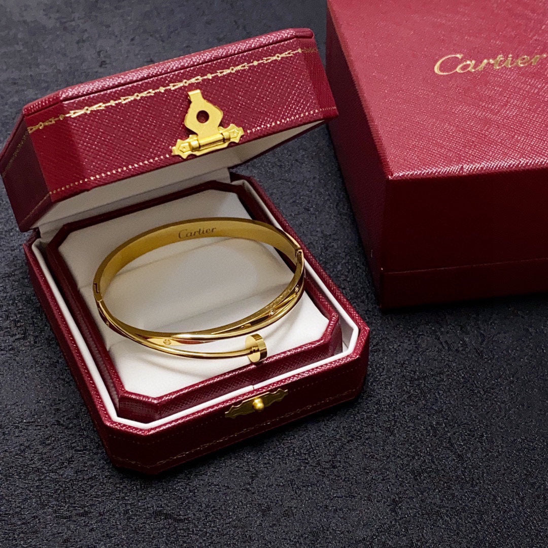 Avelora SLIM DIAMOND-ACCENT NAIL BANGLE - GOLD detail view 7