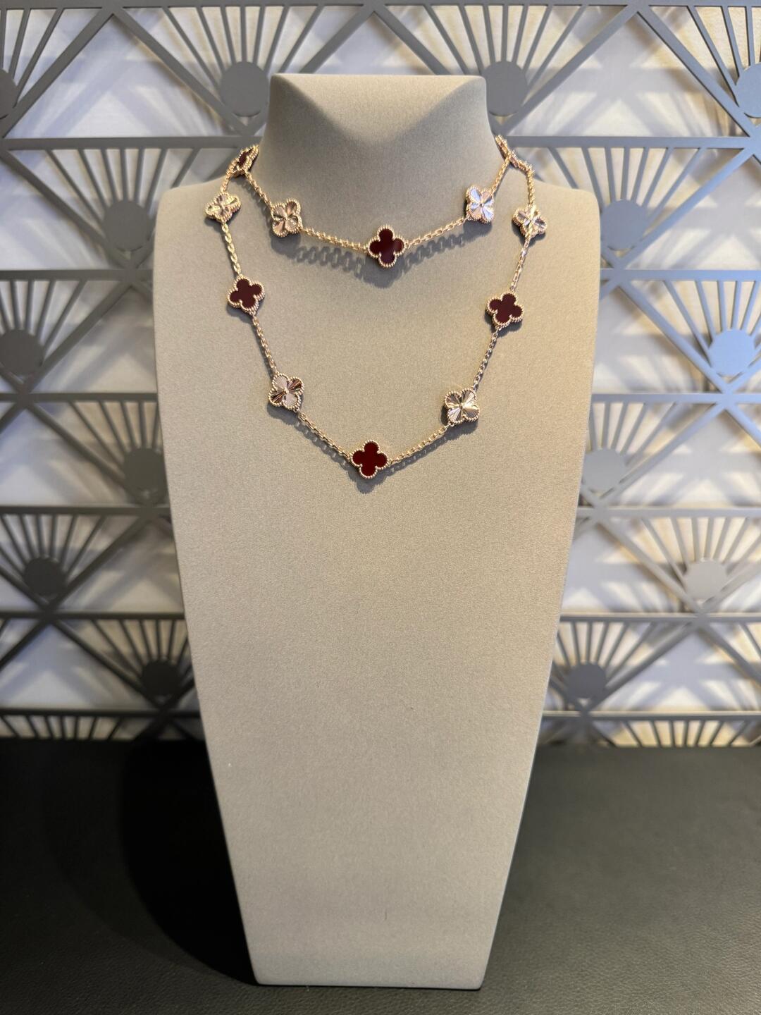 [Avelora Jewelry ]CLOVER 20 MOTIFS LASER CARNELIAN NECKLACE