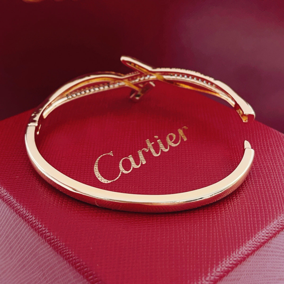 Avelora CROSSOVER PAVÉ NAIL BANGLE detail view 4