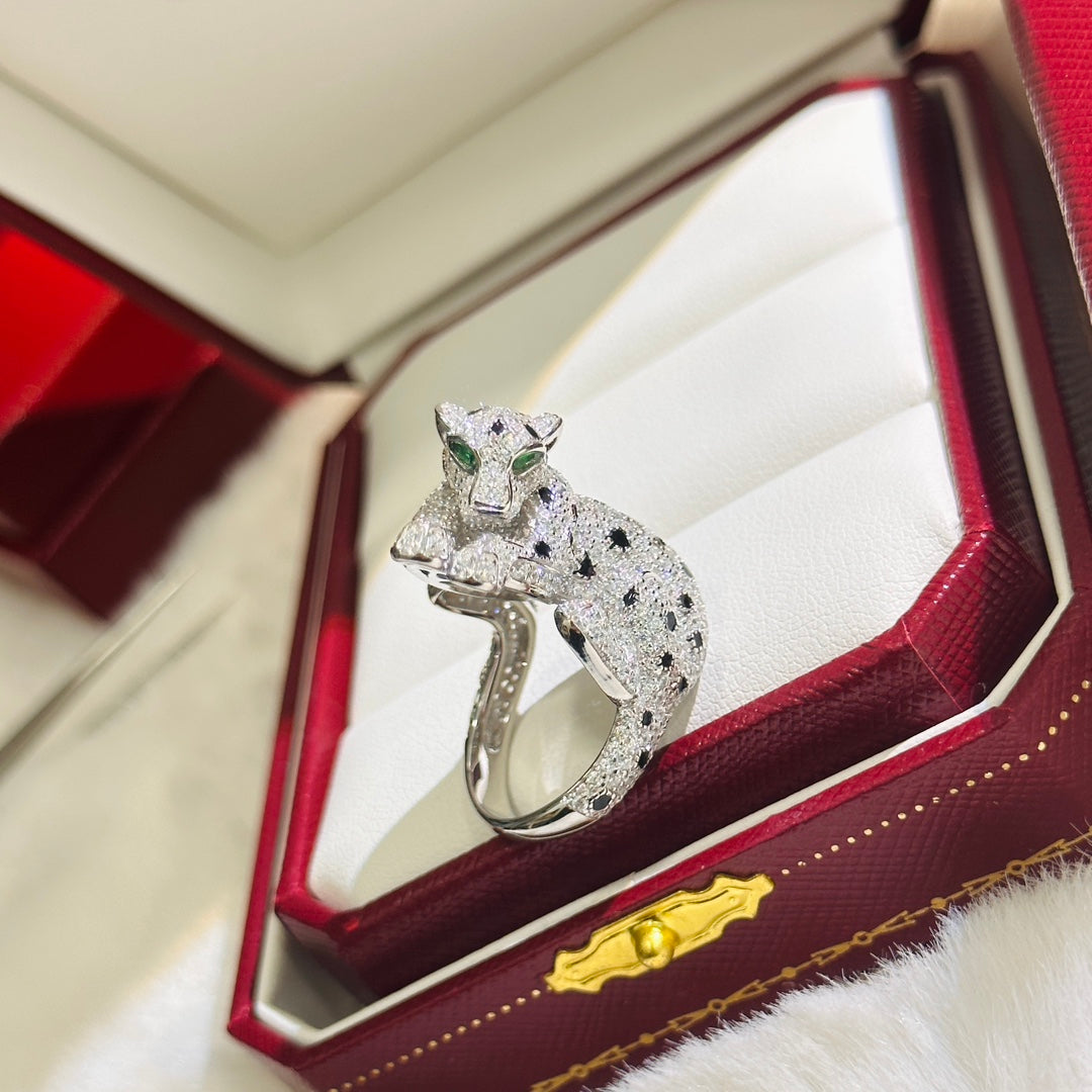 Green-Eye Panther Head Statement Ring - detail view