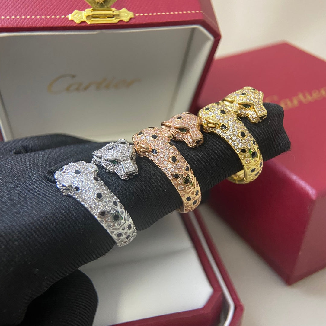 Pavé Twin Panther Ring - detail view