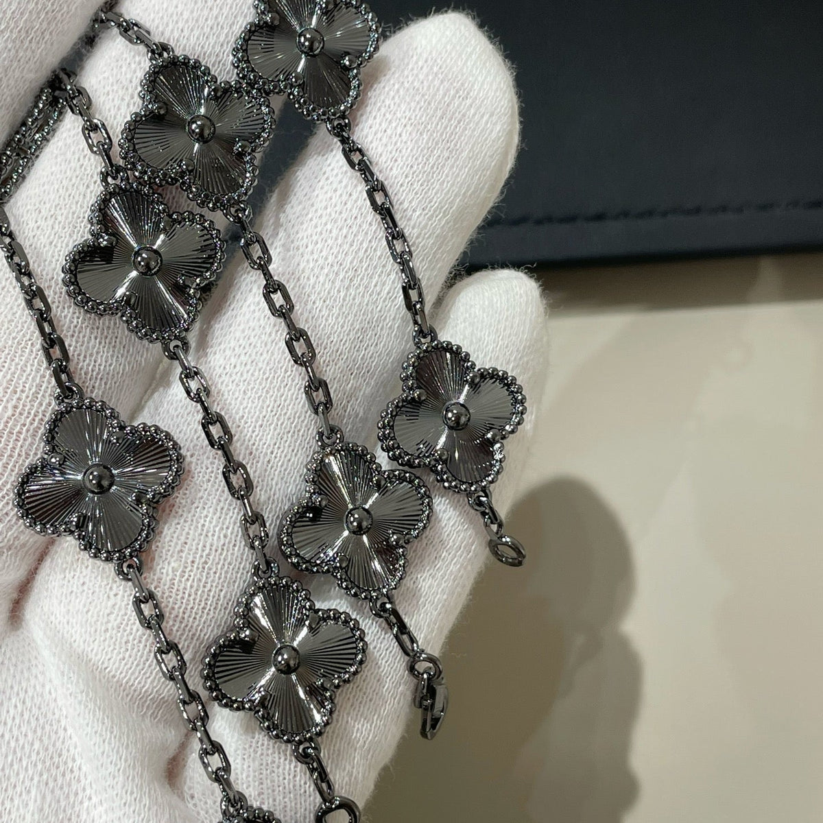 [Avelora Jewelry ]CLOVER 5 MOTIF BLACK BRACELET