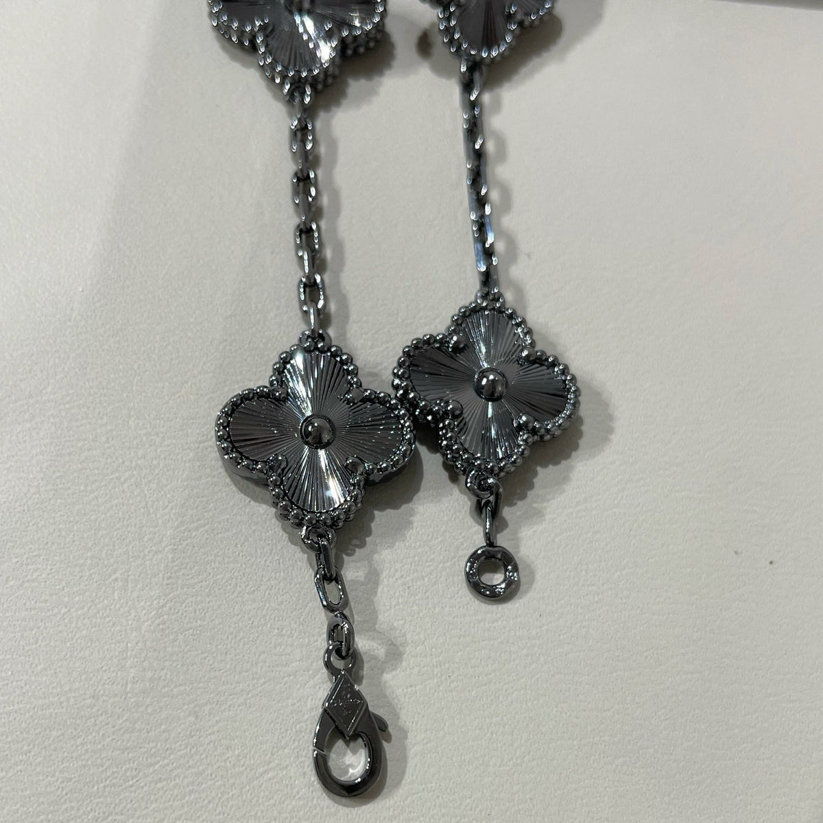 [Avelora Jewelry ]CLOVER 5 MOTIF BLACK BRACELET
