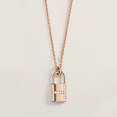 [Avelora]HM ADVANCED NICHE LOCK HEAD NECKLACE DIAMONDS