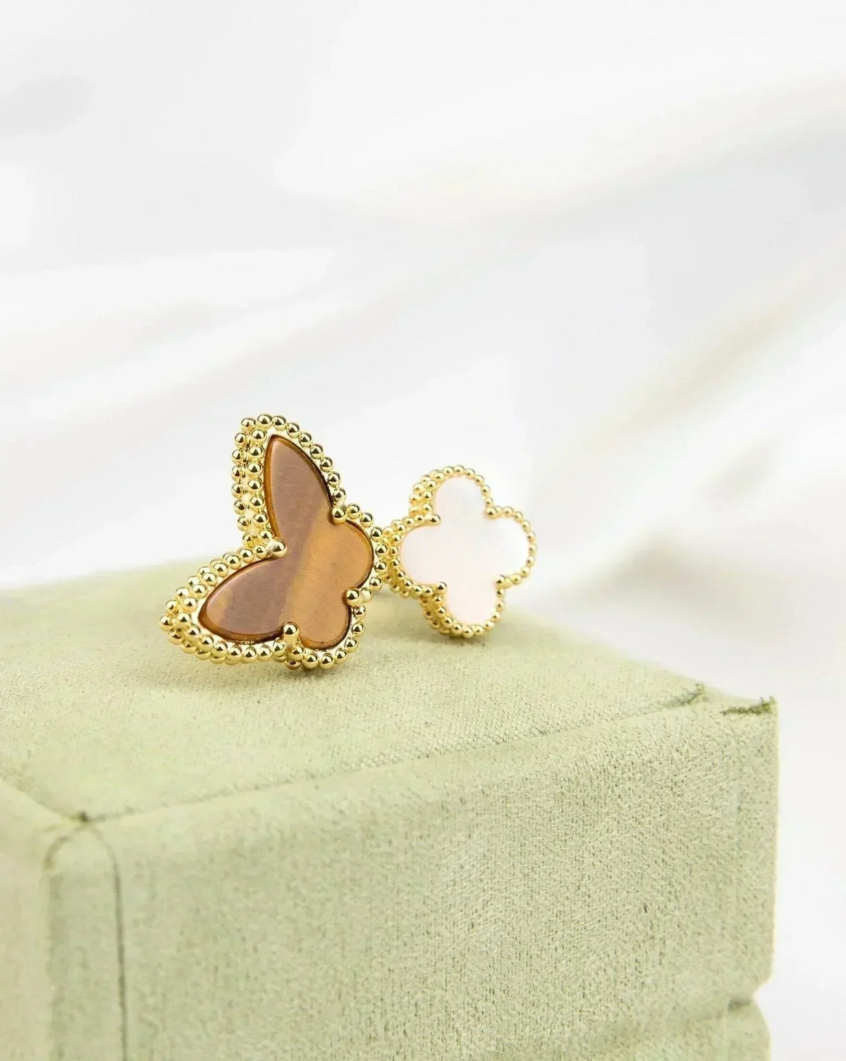 [Avelora Jewelry ]LUCKY BETWEEN THE FINGER RING