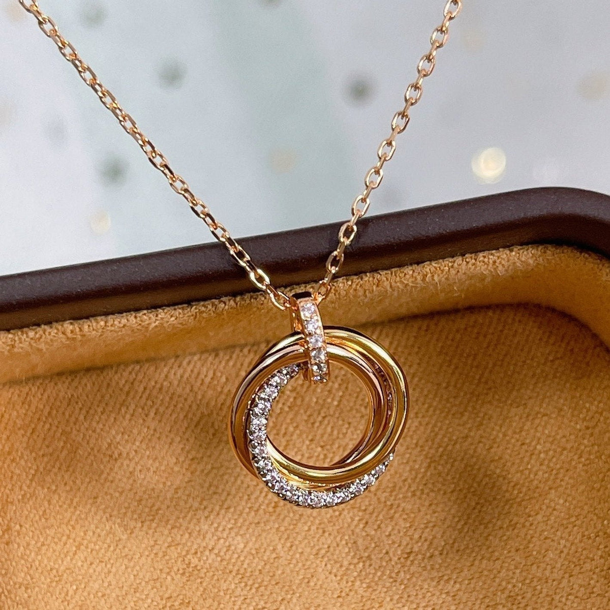[Avelora Jewelry ]TRINITY NECKLACE SILVER GOLD PINK GOLD DIAMONDS