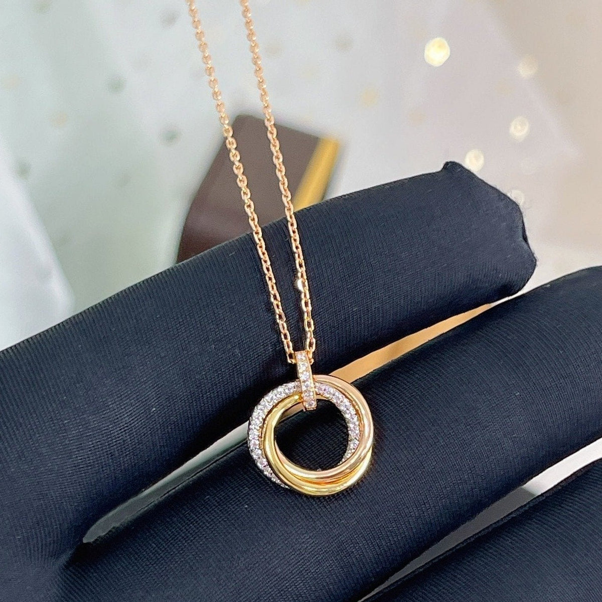 [Avelora Jewelry ]TRINITY NECKLACE SILVER GOLD PINK GOLD DIAMONDS