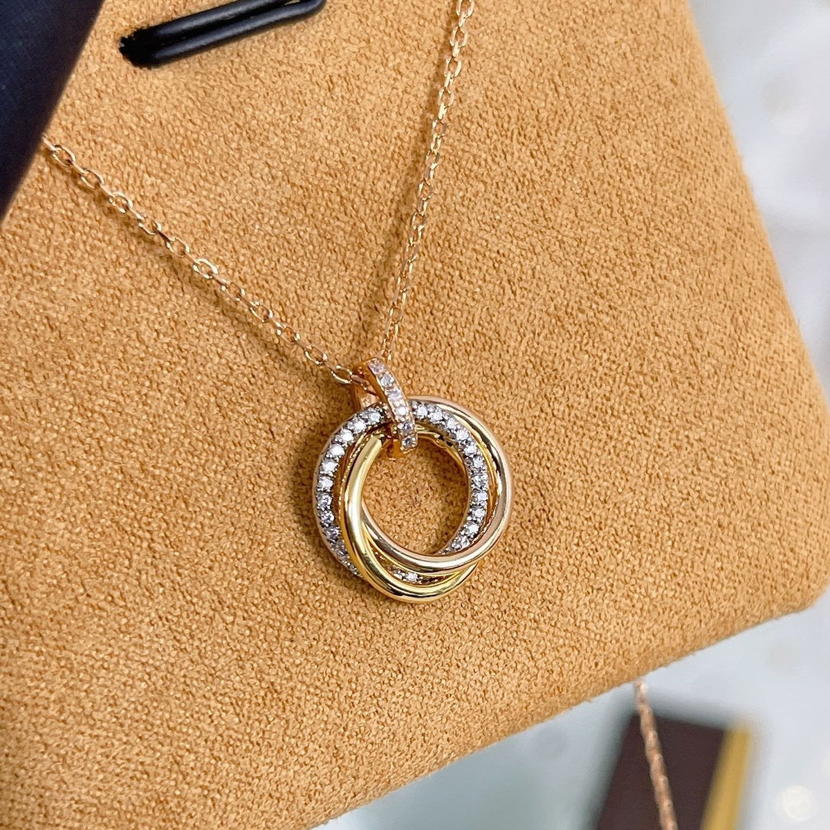 [Avelora Jewelry ]TRINITY NECKLACE SILVER GOLD PINK GOLD DIAMONDS