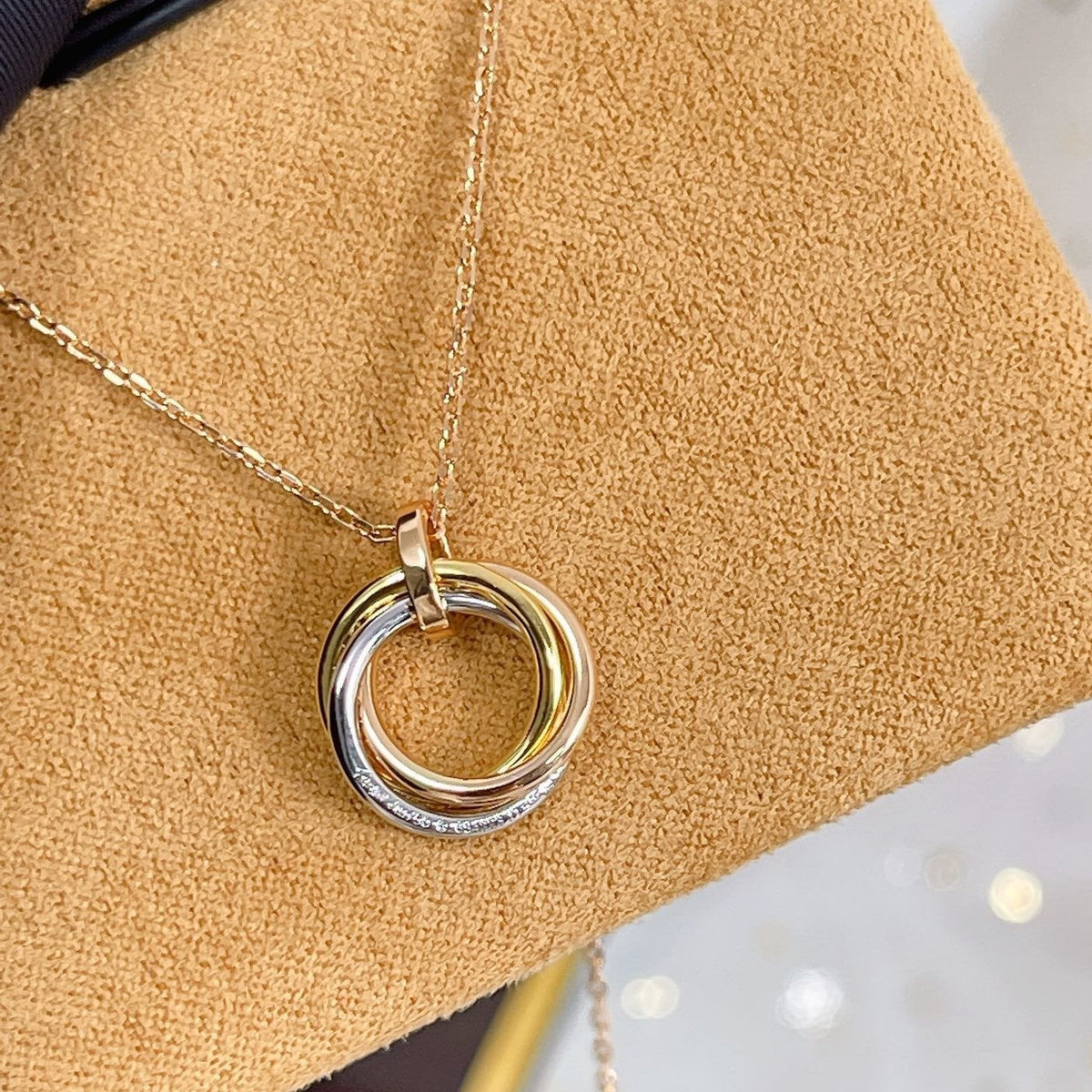 [Avelora Jewelry ]TRINITY NECKLACE SILVER GOLD PINK GOLD DIAMONDS