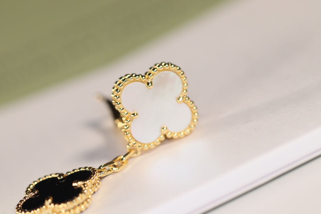 [Avelora Jewelry ]CLOVER EARRINGS GOLD ONYX MOP 3 MOTIF