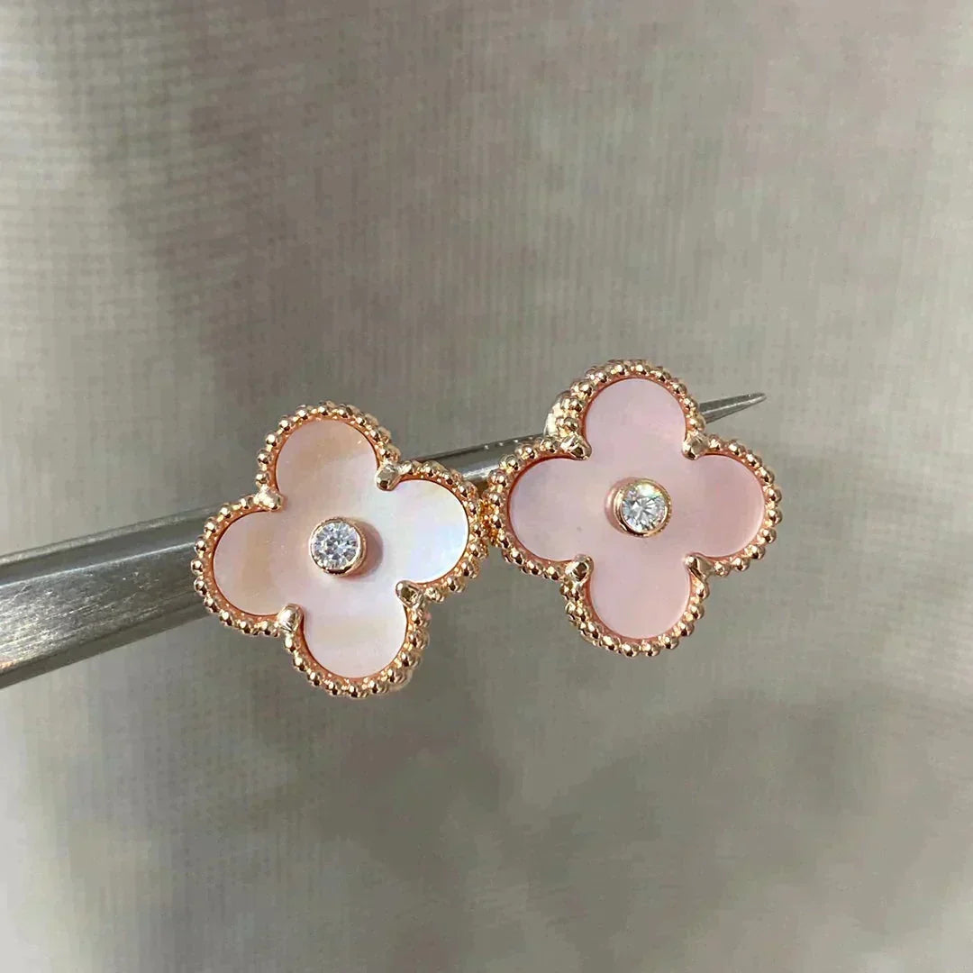 [Avelora Jewelry ]CLOVER MEDIUM 1 MOTIFS  PINK MOP DIAMOND EARRINGS