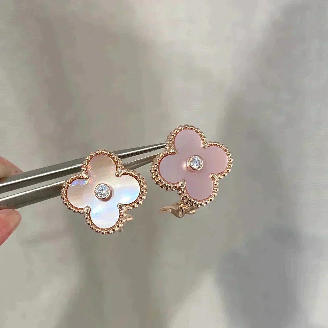 [Avelora Jewelry ]CLOVER MEDIUM 1 MOTIFS  PINK MOP DIAMOND EARRINGS