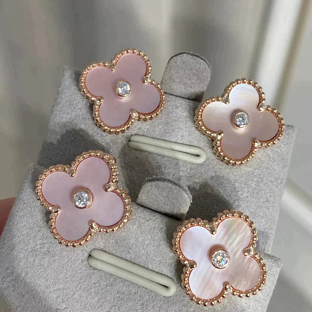 [Avelora Jewelry ]CLOVER MEDIUM 1 MOTIFS  PINK MOP DIAMOND EARRINGS