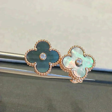[Avelora Jewelry ]CLOVER MEDIUM 1 MOTIFS GRAY MOP  DIAMOND EARRINGS