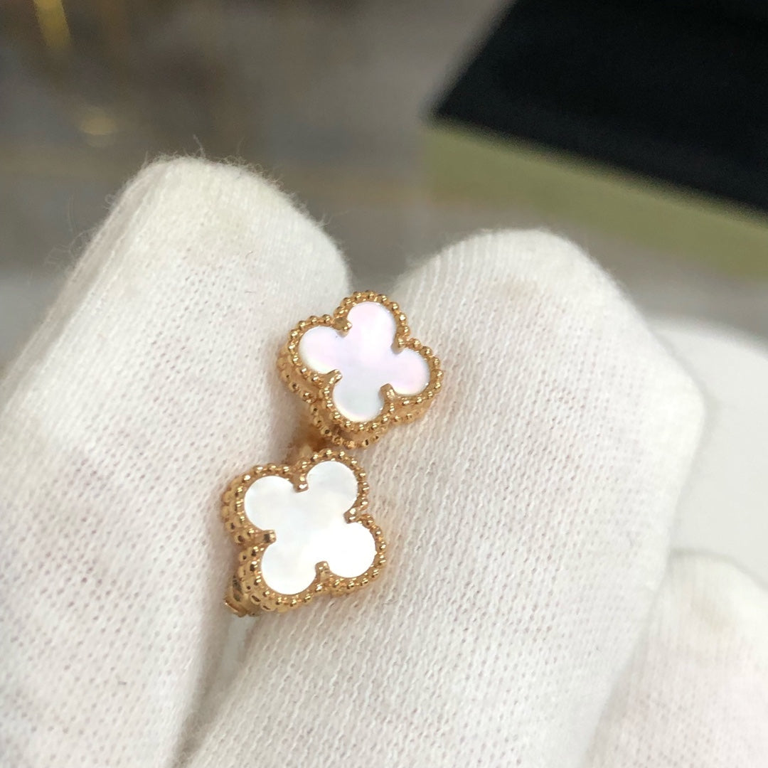 [Avelora Jewelry ]CLOVER MINI GOLD EARRINGS