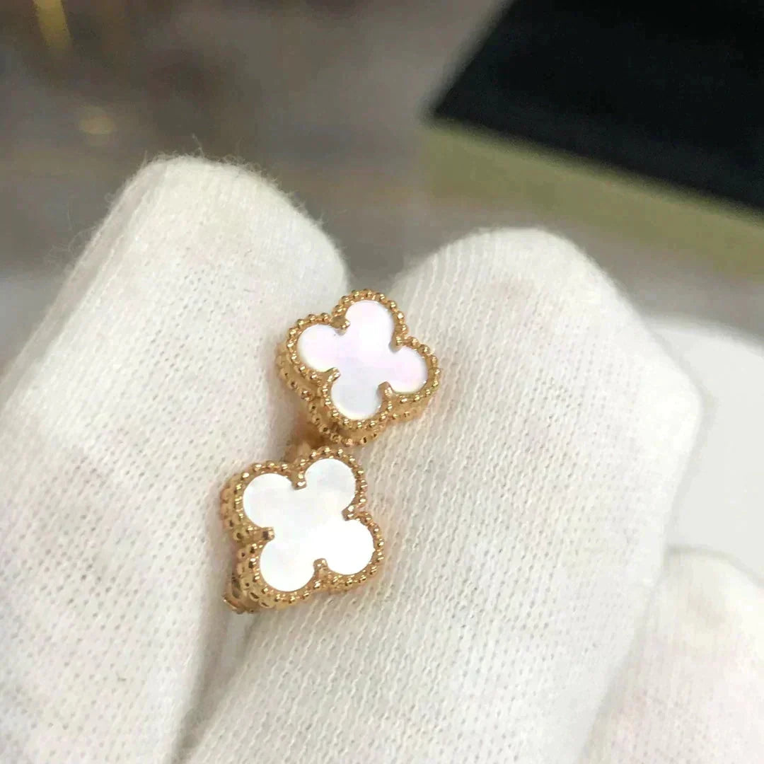 [Avelora Jewelry ]CLOVER MINI 9.5MM WHITE MOP EARRINGS