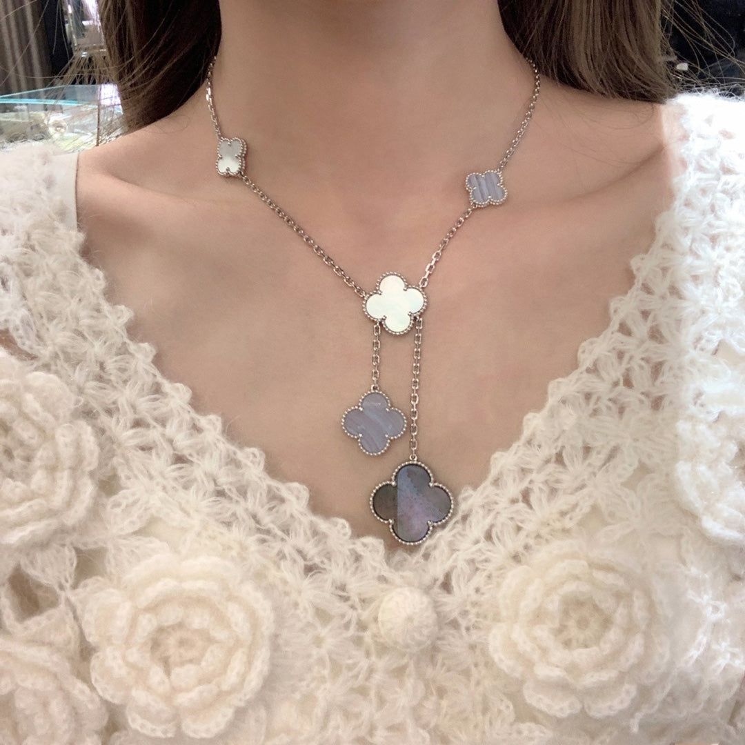 [Avelora Jewelry ]CLOVER MOP CHALCEDONY NECKLACE SILVER 6 MOTIF