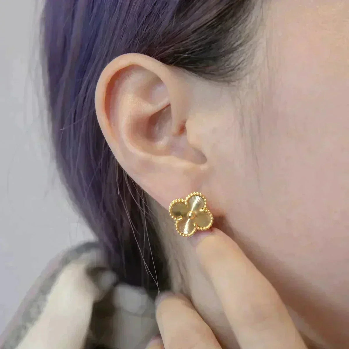 [Avelora Jewelry ]CLOVER MEDIUM 1 MOTIFS LASER EARRINGS
