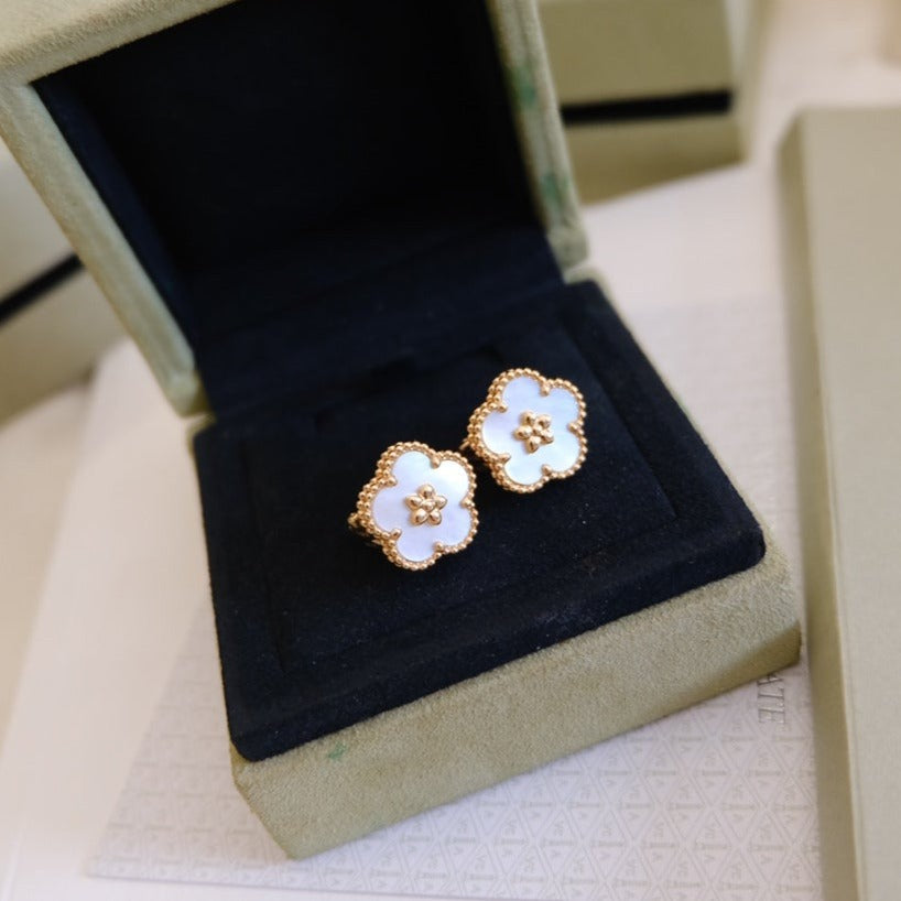 [Avelora Jewelry ]LUCKY PINK GOLD WHITE MOP EARRINGS