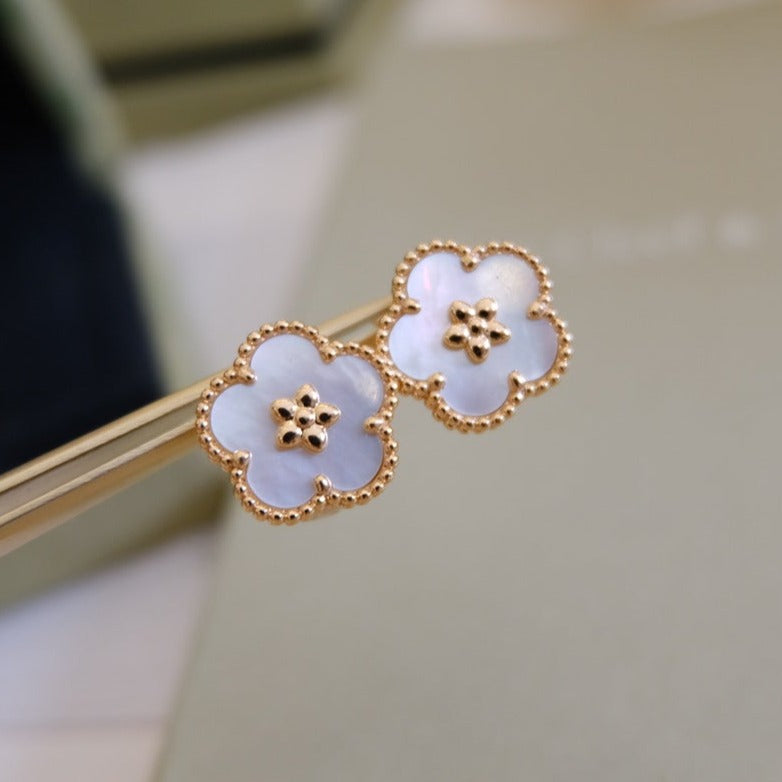 [Avelora Jewelry ]LUCKY PINK GOLD WHITE MOP EARRINGS
