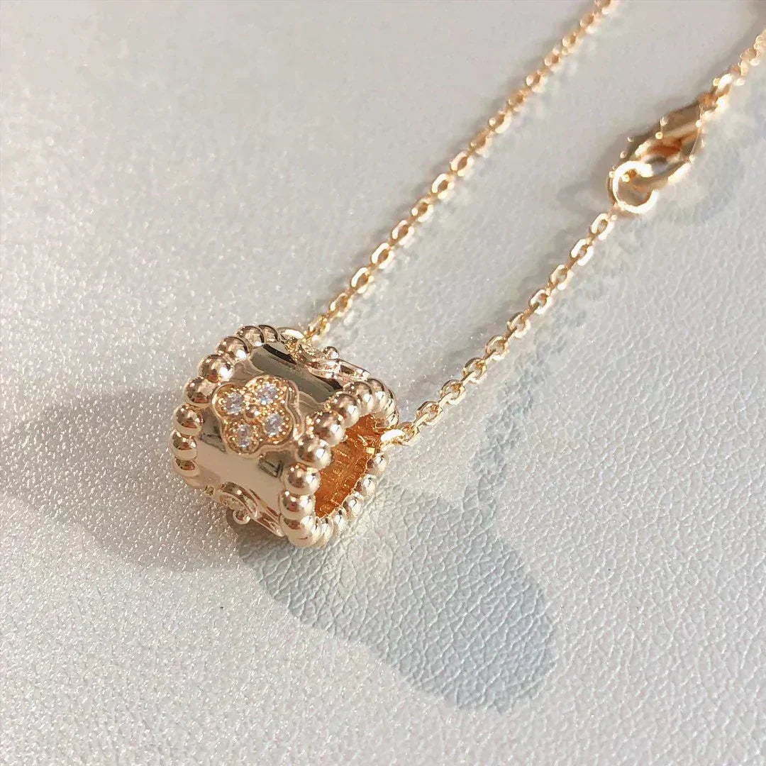 [Avelora]KALEIDOSCOPE PENDANT NECKLACE