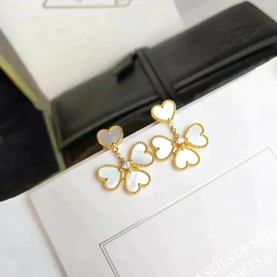 [Avelora Jewelry ]CLOVER SWEET WHITE MOP EARRINGS
