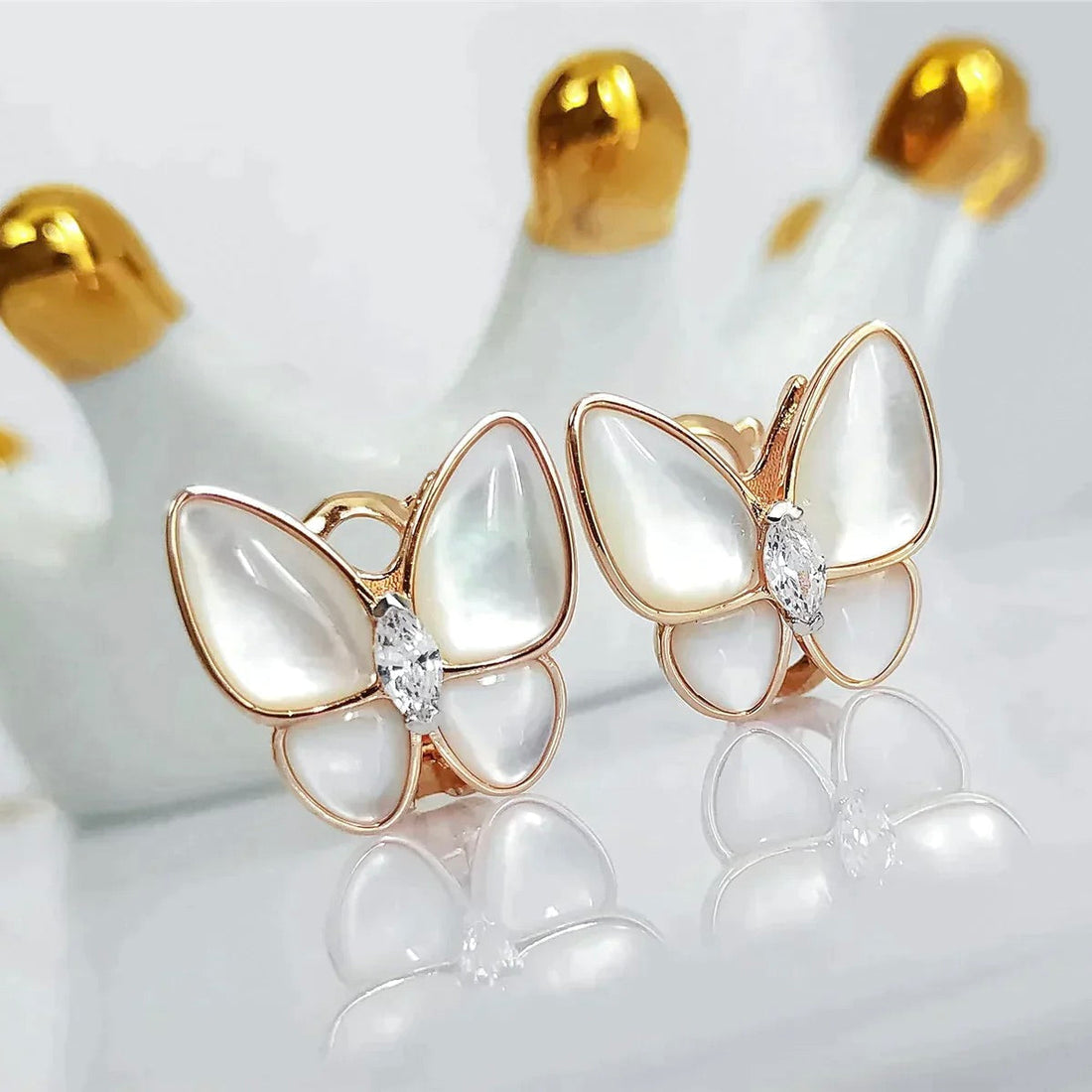 [Avelora Jewelry ]BUTTERFLY MOP DIAMOND EARRINGS