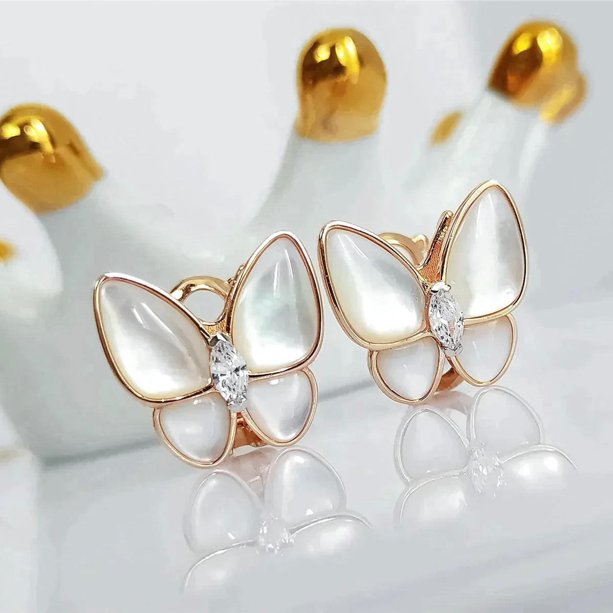 [Avelora Jewelry ]BUTTERFLY MOP DIAMOND EARRINGS