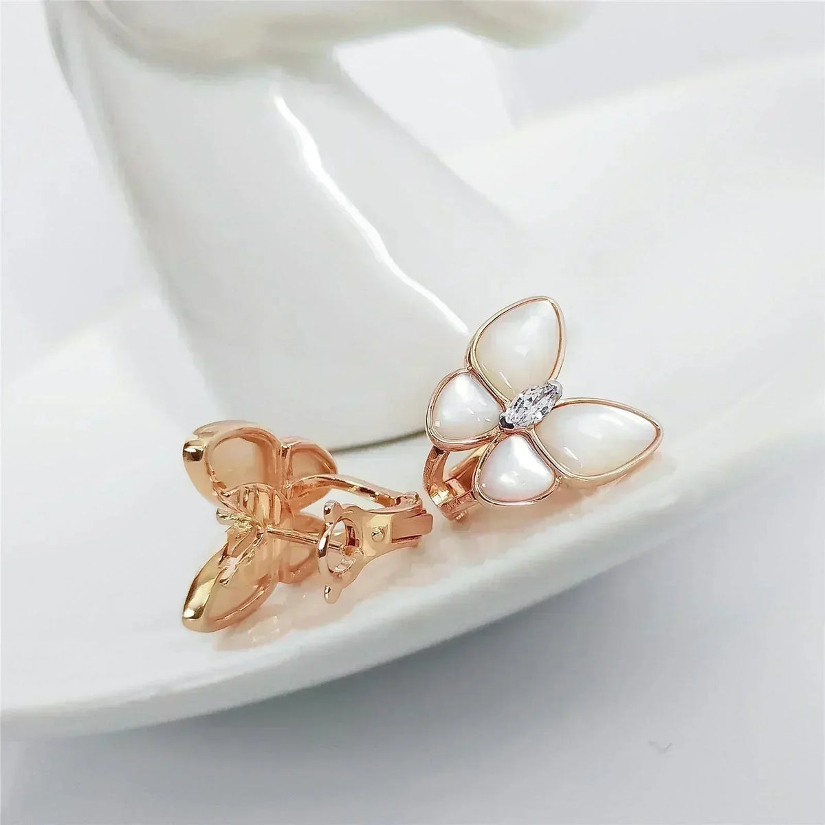 [Avelora Jewelry ]BUTTERFLY MOP DIAMOND EARRINGS