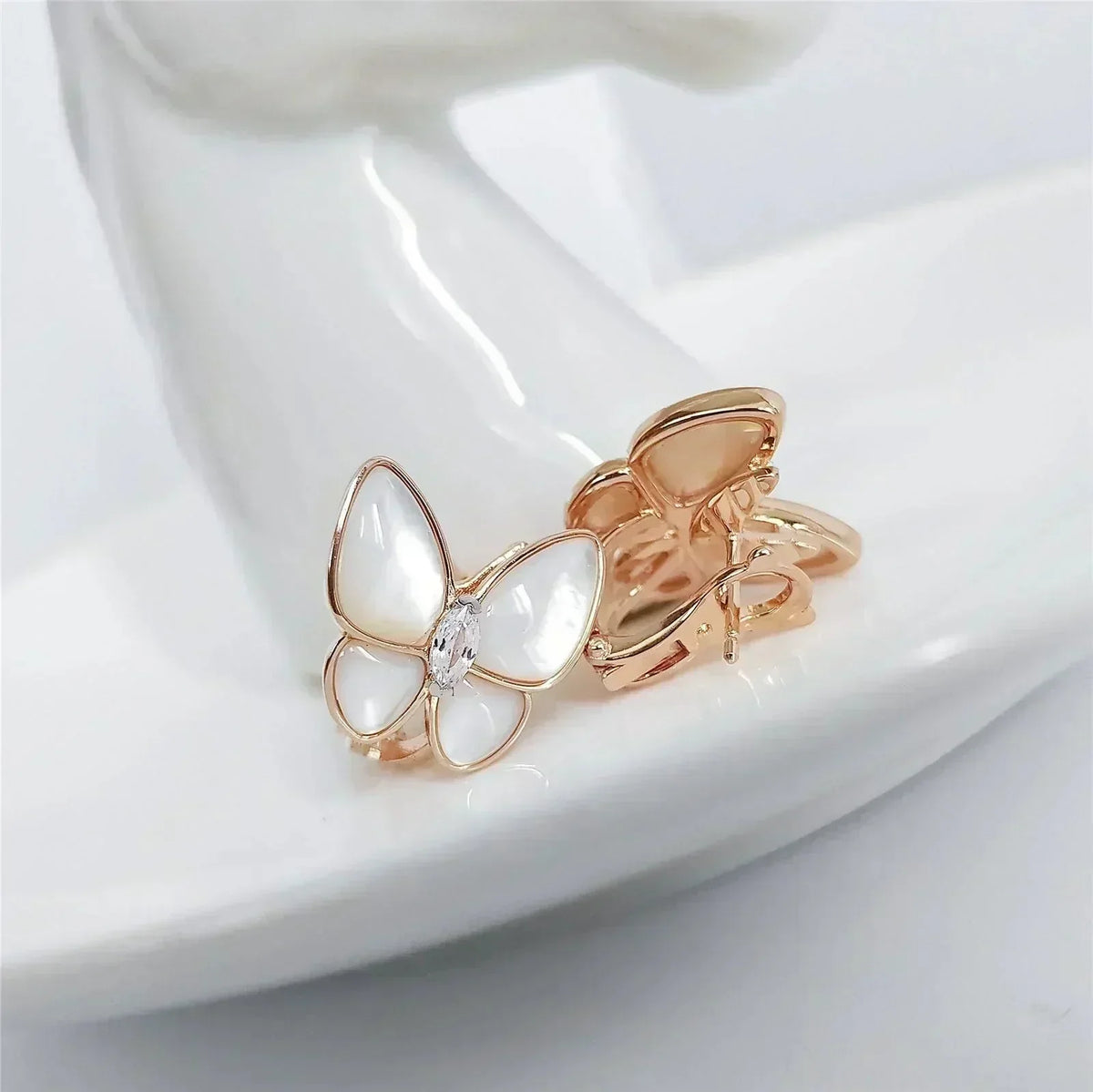 [Avelora Jewelry ]BUTTERFLY MOP DIAMOND EARRINGS