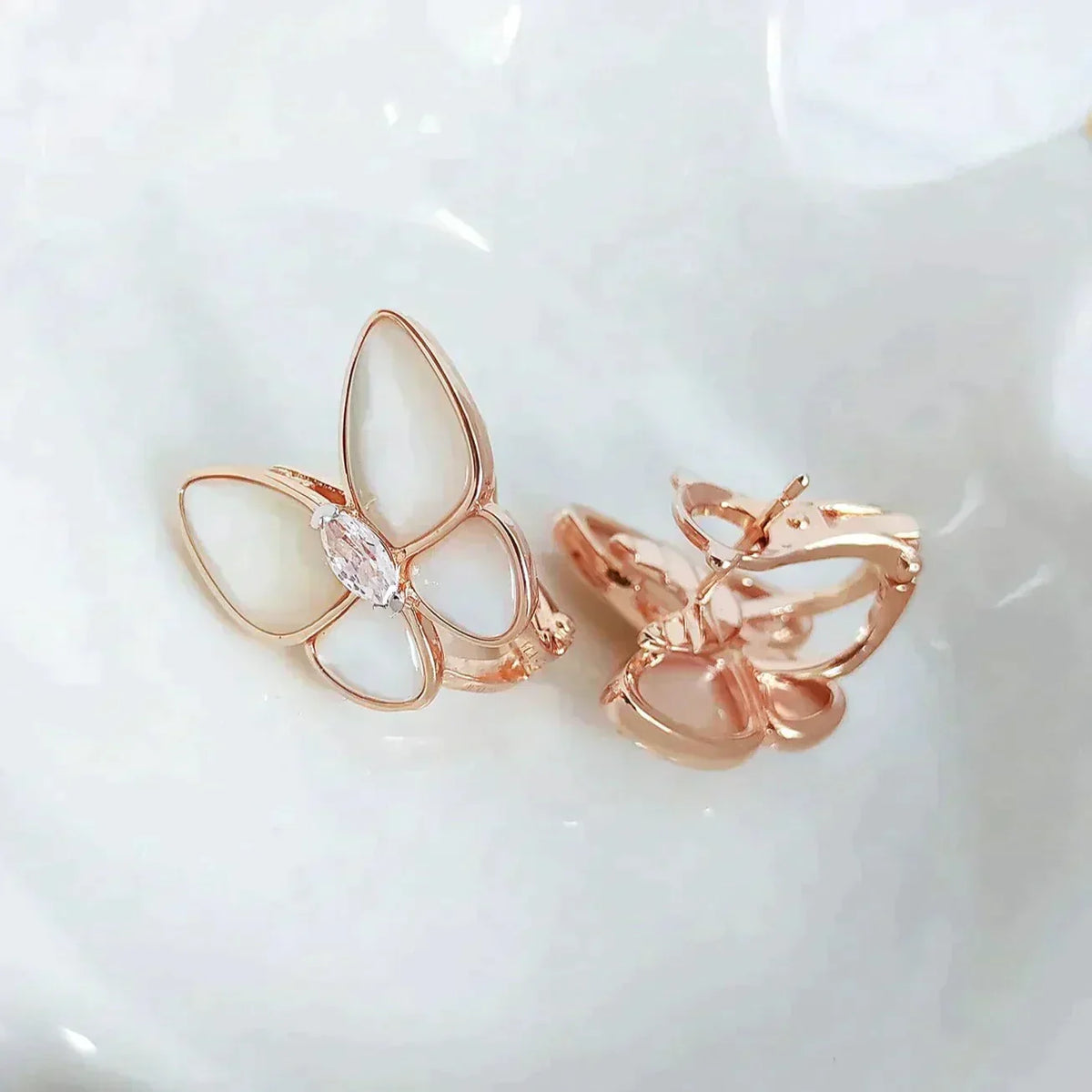 [Avelora Jewelry ]BUTTERFLY MOP DIAMOND EARRINGS