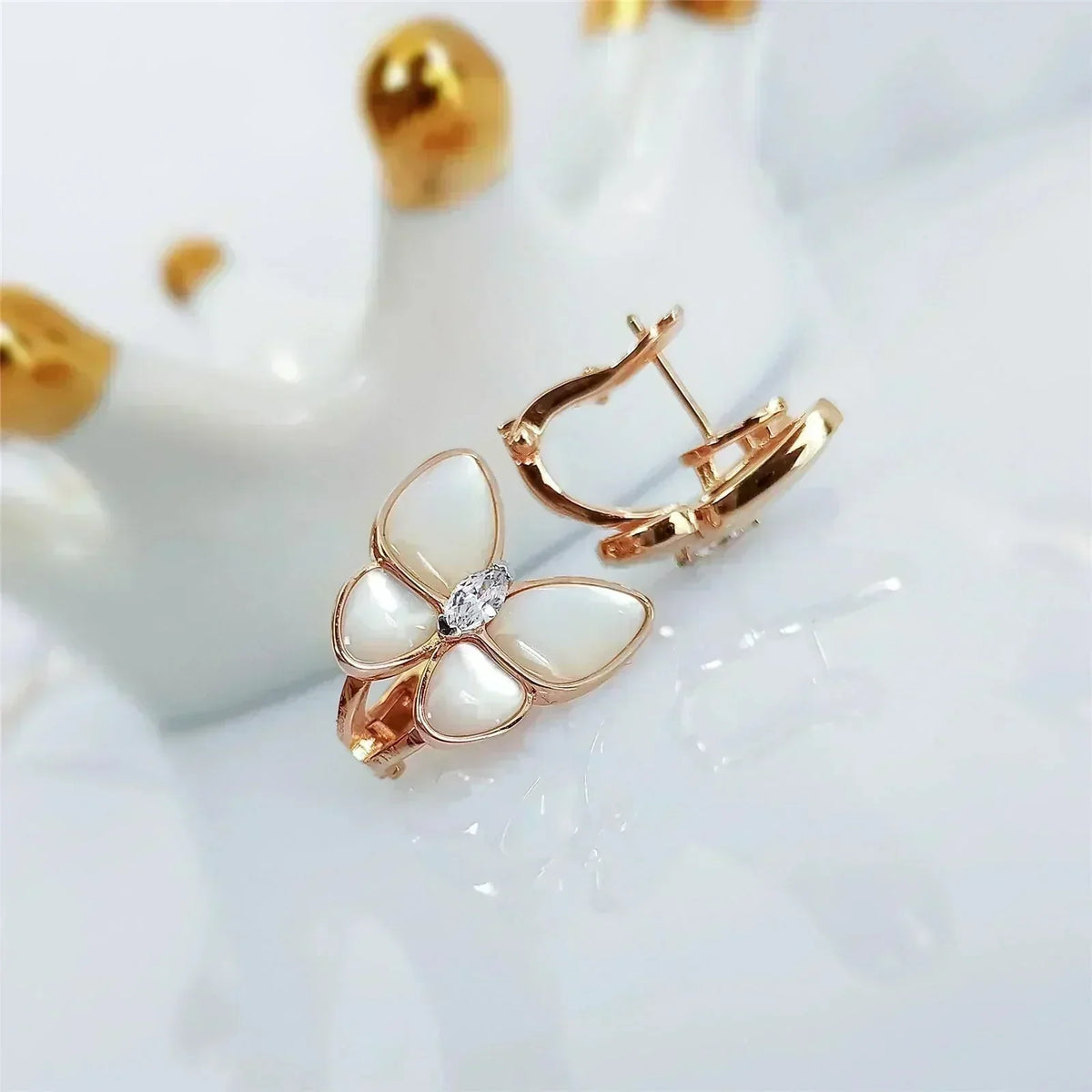 [Avelora Jewelry ]BUTTERFLY MOP DIAMOND EARRINGS