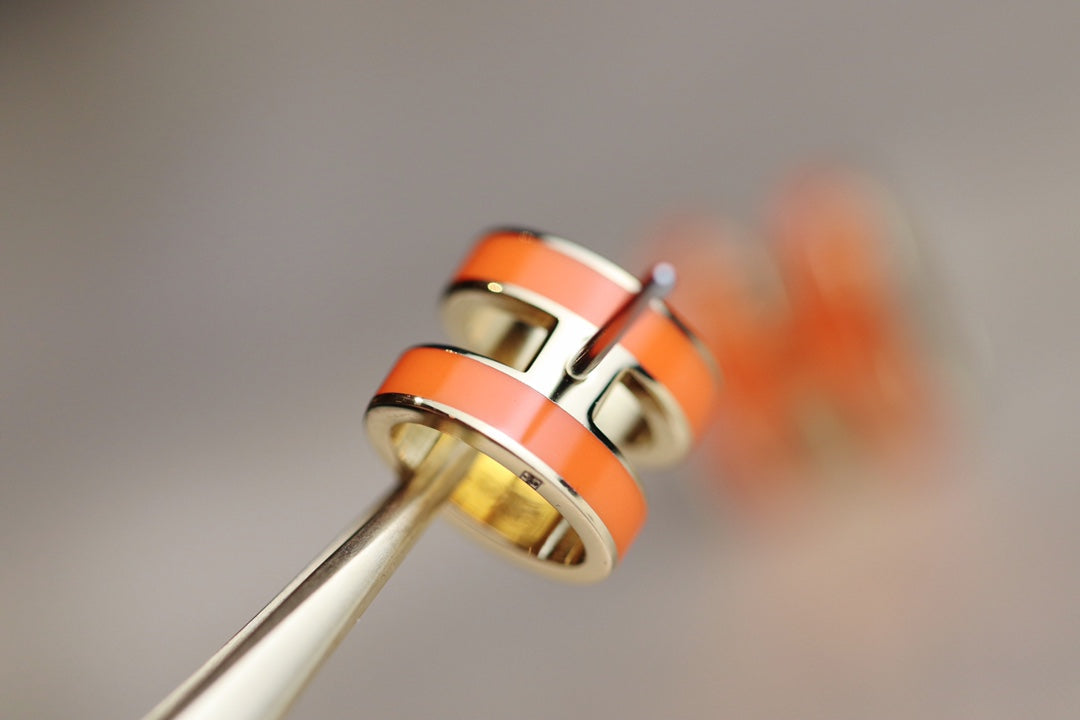 [Avelora Jewelry ]MINI POP H EARRINGS ORANGE