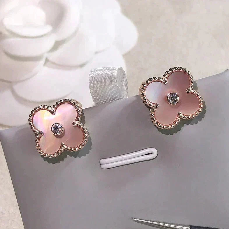 [Avelora Jewelry ]CLOVER MEDIUM 1 MOTIFS  PINK MOP DIAMOND EARRINGS
