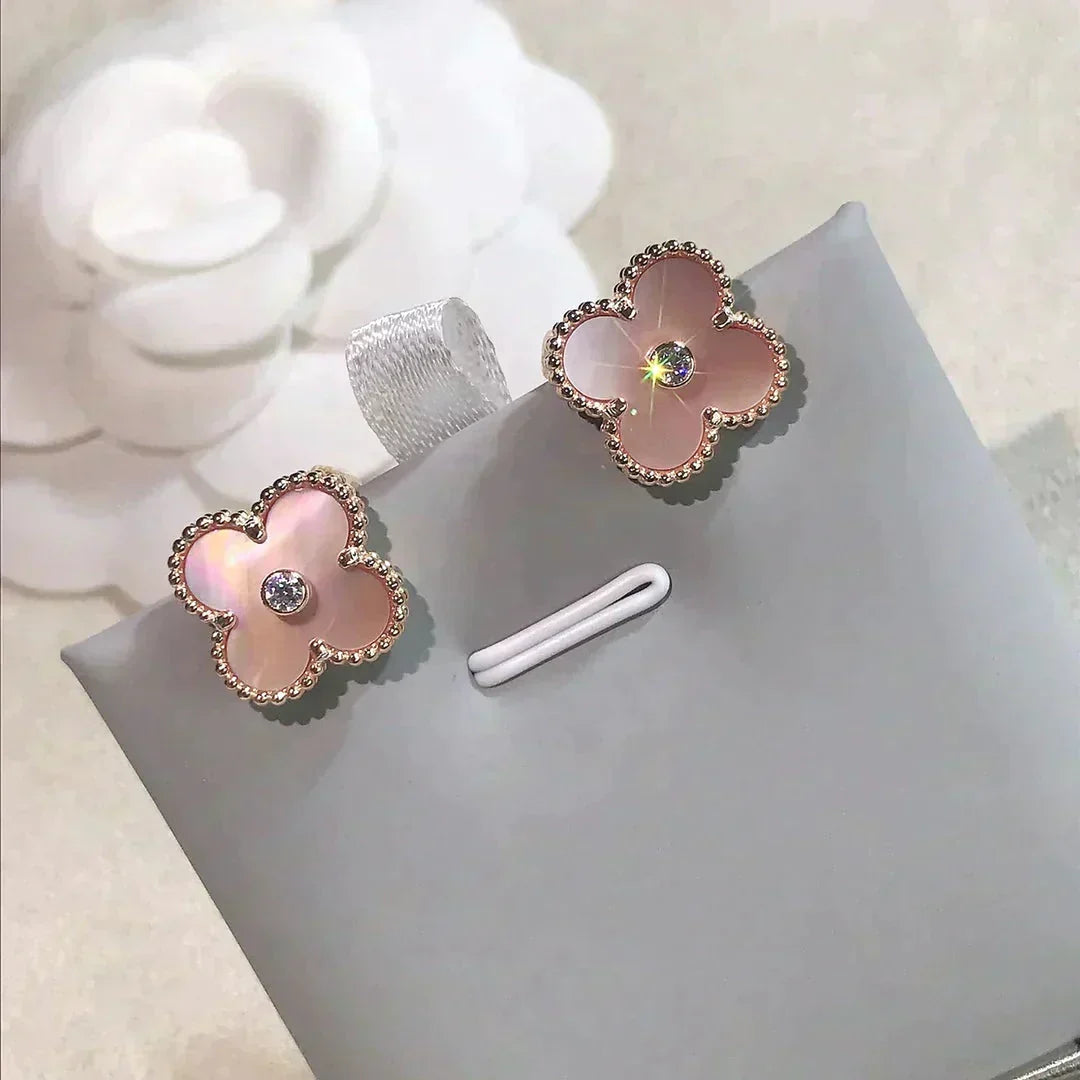 [Avelora Jewelry ]CLOVER MEDIUM 1 MOTIFS  PINK MOP DIAMOND EARRINGS