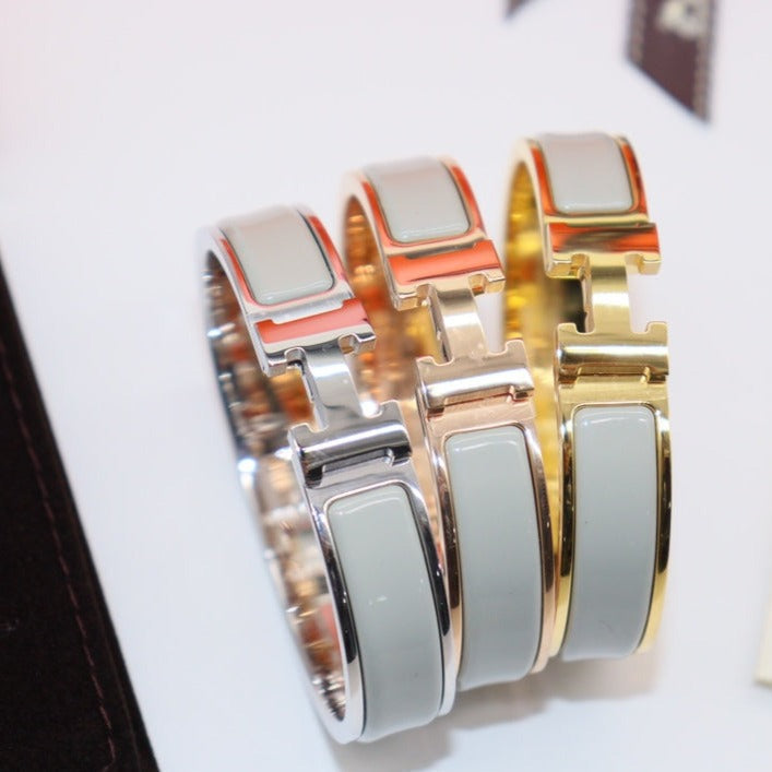 [Avelora]H LIGHT BLUE BRACELET