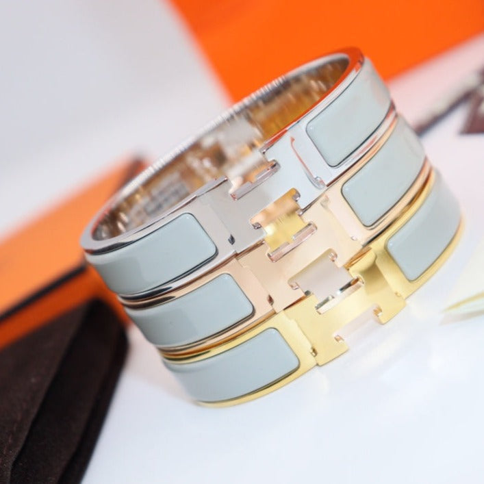 [Avelora]H LIGHT BLUE BRACELET