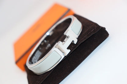 [Avelora]H LIGHT BLUE BRACELET