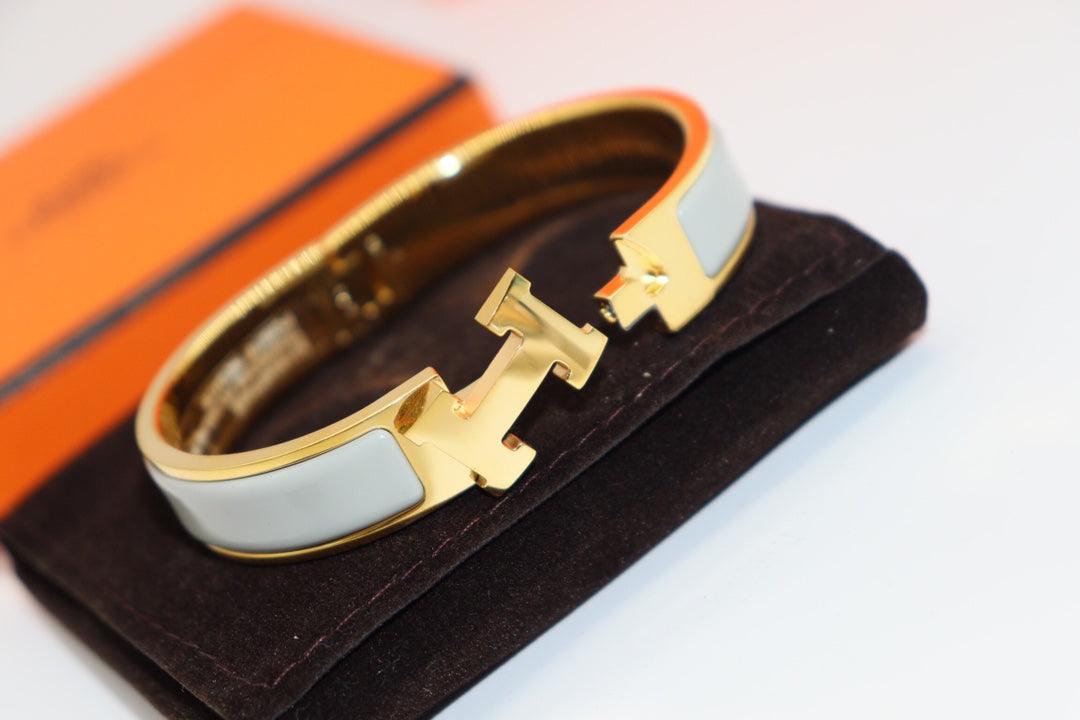 [Avelora Jewelry ]H LIGHT BLUE BRACELET