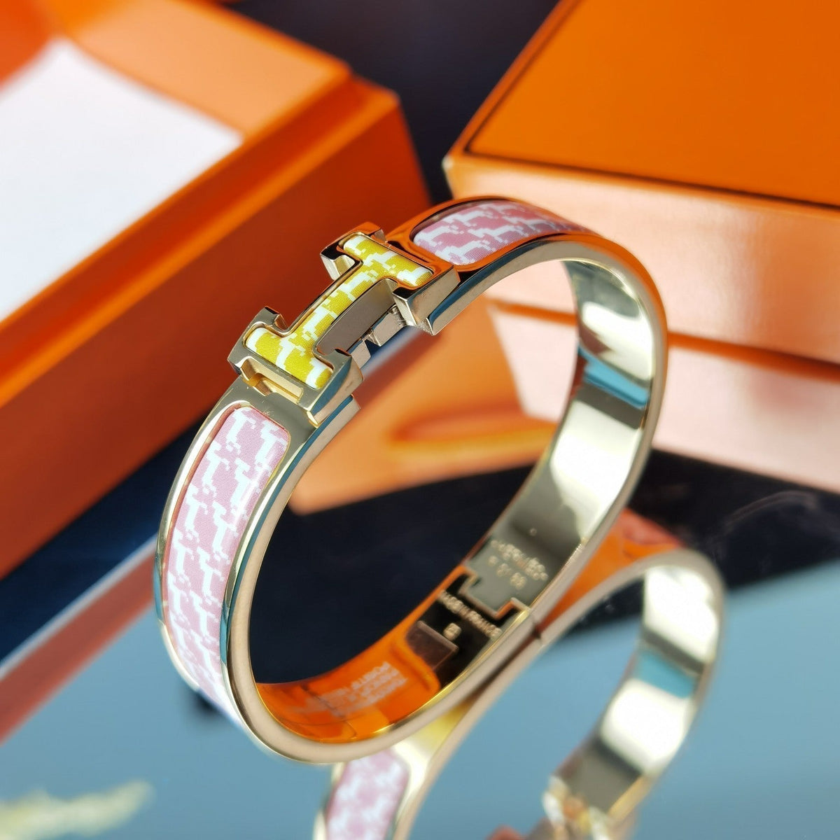 [Avelora Jewelry ]H HORSE BRACELET 12MM