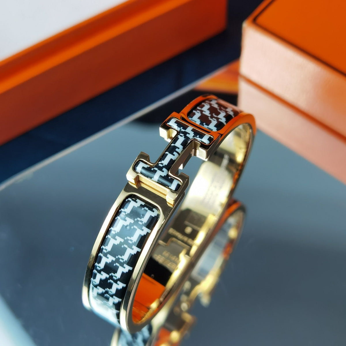 [Avelora Jewelry ]H HORSE BRACELET 12MM