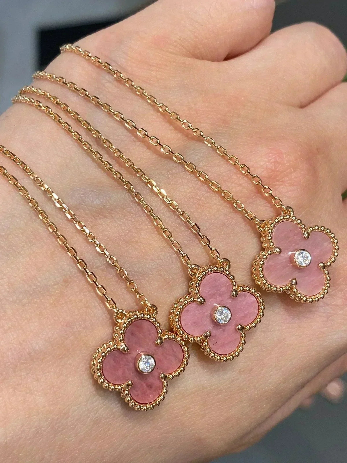 [Avelora Jewelry ]CLOVER 15MM DIAMOND RHODONITE NECKLACE