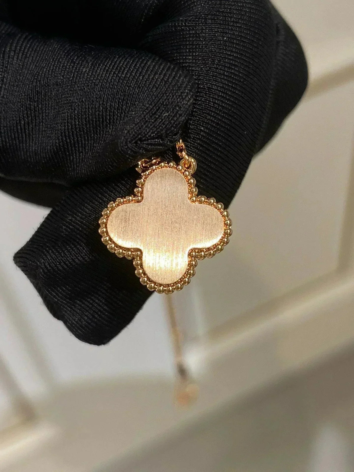 [Avelora Jewelry ]CLOVER 15MM DIAMOND RHODONITE NECKLACE