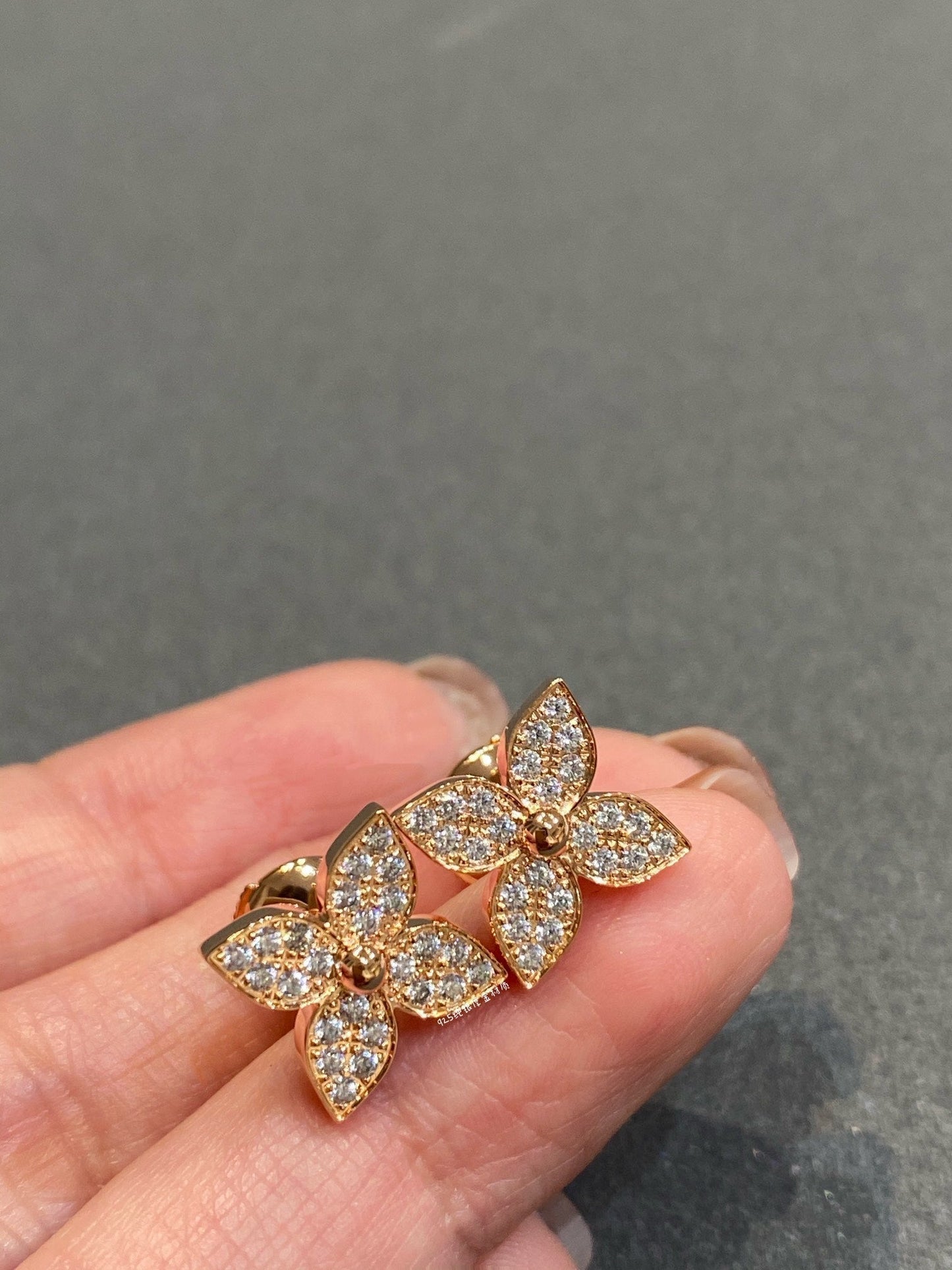 [Avelora]STAR DIAMOND EARRINGS