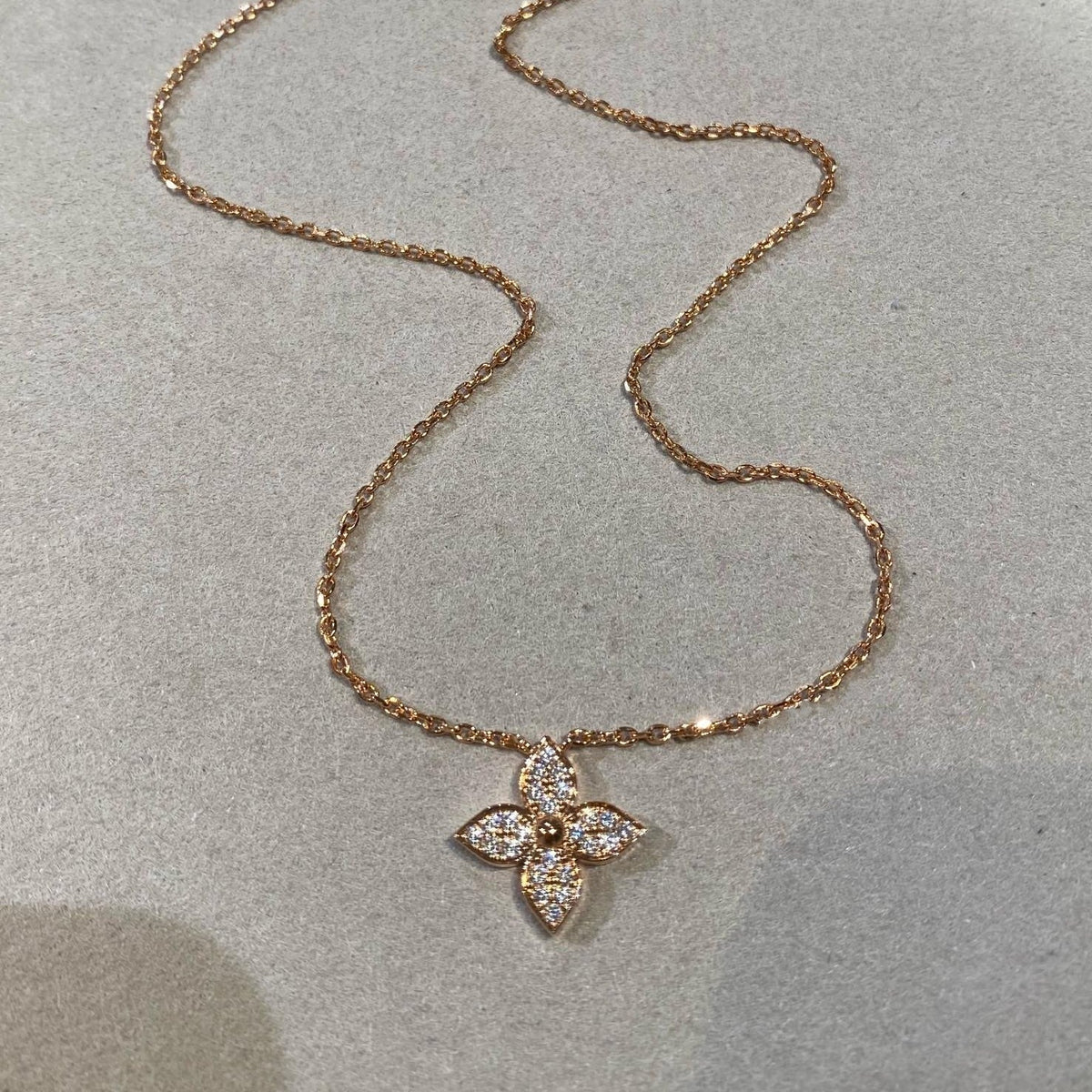 [Avelora Jewelry ]STAR DIAMOND NECKALCE