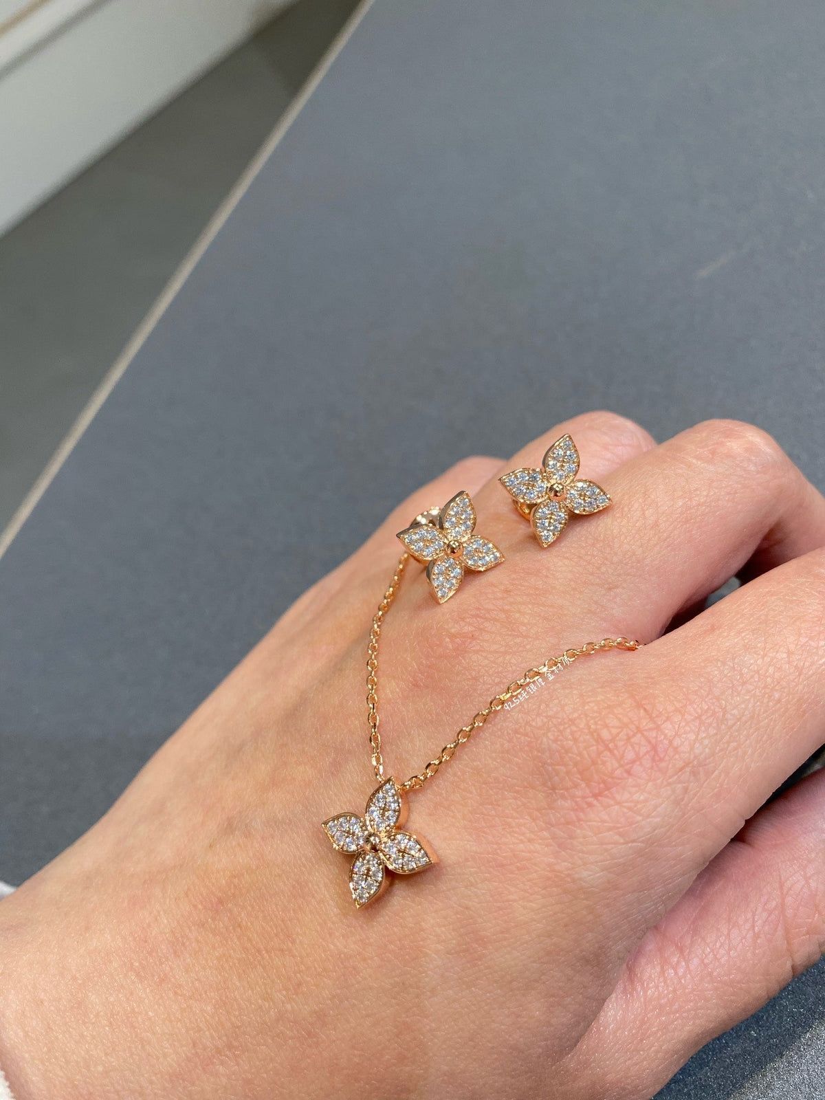 [Avelora Jewelry ]STAR DIAMOND NECKALCE
