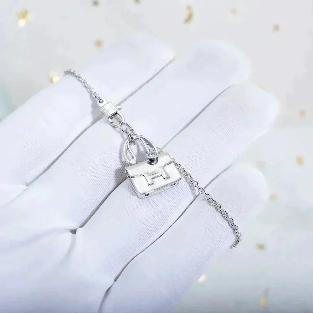 [Avelora Jewelry ]AMULETTE PEDANT SILVER NECKLACE